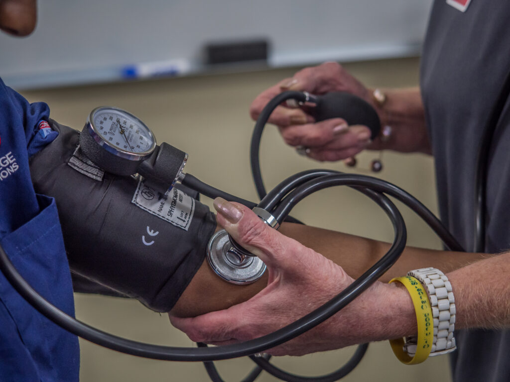 Measuring blood pressure on an arm